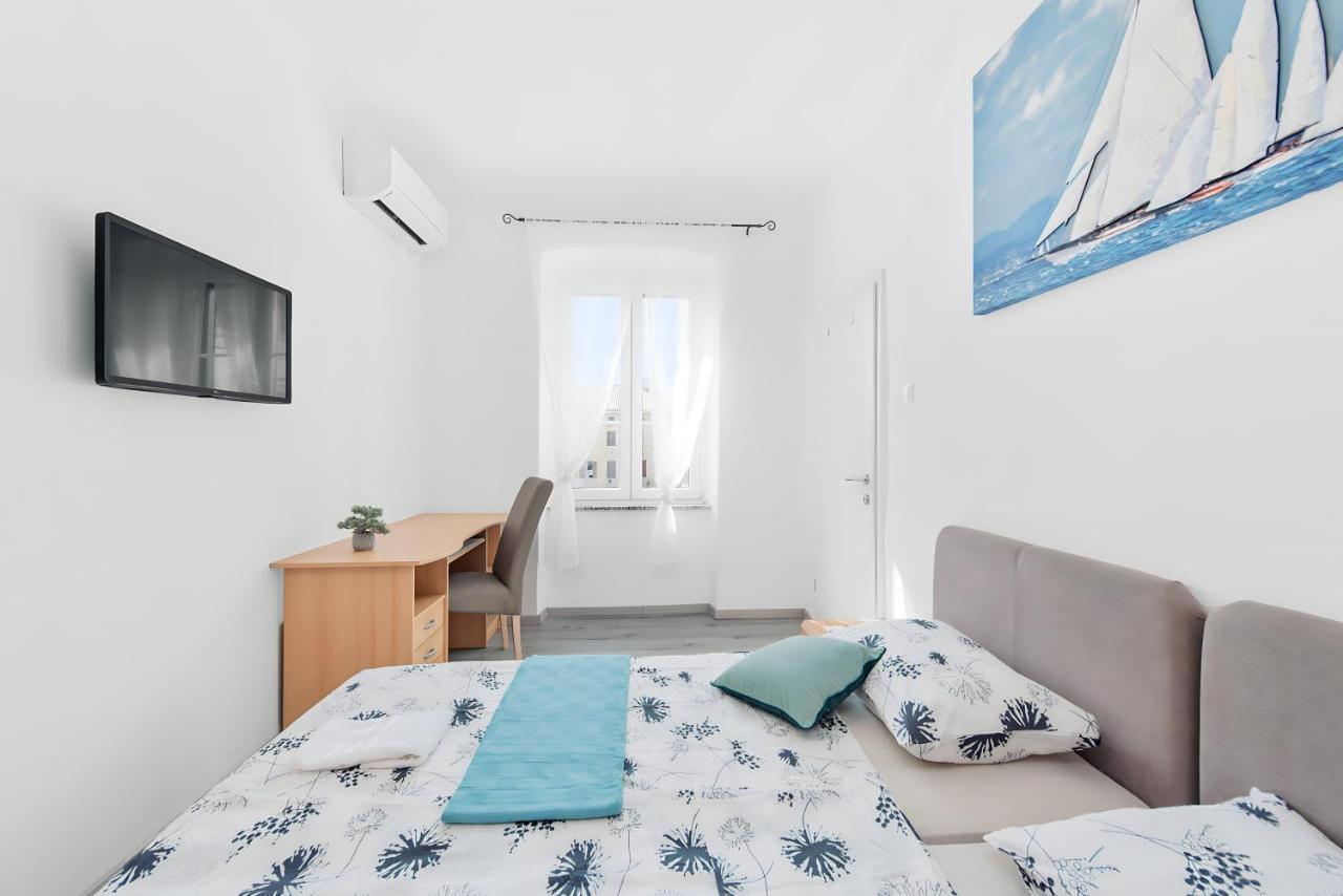 Little Flower City Studio 5 - Rijeka Rent Extérieur photo